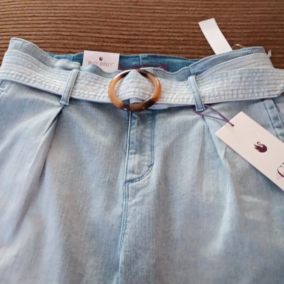 NWT Gloria Vanderbilt Denim Vacation Shorts In Saltmarsh Rinse■ Size 6 - Picture 2 of 14
